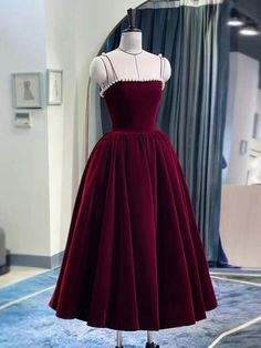 Burgundy Gown For Prom Banquet, Burgundy A-line Evening Dress For Prom, Tea Length Evening Dress For Prom Season, Vestidos Color Vino, Tea Length Formal Dresses, Burgundy Homecoming Dress, Tea Length Prom Dress, Prom Dress Burgundy, Burgundy Evening Dress