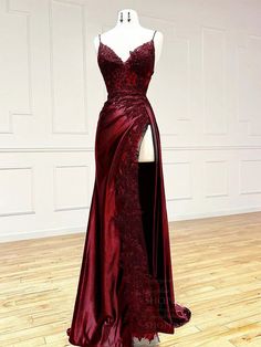 Deep Purple Dress Classy, Prom Dresses Brown Hair, Old Hollywood Formal Dress, Deep Red Prom Dresses, Dark Colored Dresses, Mafia Prom Dress, Beautiful Dresses To Wear To A Wedding As A Guest, Court Of Nightmares Dress, Dark Academia Formal Dress