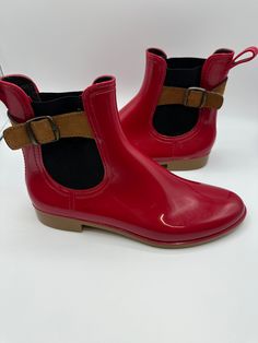 red Italy rain boots vintage bootie ankle boots Made in Italy Eye-catcher on rainy days Lipstick red rain ankle booties with light brown trim 27.2 cm long and 9.4 cm wide at the widest point of the sole EU size: 39 US size: 8 UK size: 6 Preserved in excellent vintage condition - very light signs of wear Rainy Weather Ankle Boots, Ankle-high Rain Boots For Rainy Weather, Red Round Toe Rain Boots For Outdoor, Red Rain Boots With Round Toe For Outdoor, Casual Red Waterproof Rain Boots, Red Waterproof Boots For Outdoor Fall, Red Waterproof Round Toe Boots, Red Waterproof Boots For Fall Outdoor, Red Waterproof Boots For Fall Outdoor Activities