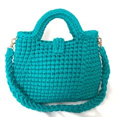 100% handmade knitted bag Knitted Bag, Crochet Purse Patterns, Handbag Patterns, Purse Patterns, Casual Design, Crochet Purses, Crochet Handbags, Handmade Knitting, Free Crochet Pattern