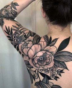 Geranien sind klassische BalkonblumenDuftgeranien findet man seltener auf dem BalkonSie blühen nicht üppighaben aber andere VorzügeEin Porträt mit Tipps zu AnbauPflege und VerwendungDie... Across Shoulders Back Tattoo Women, Floral Leg Piece Tattoo, Flower Tattoo With Black Background, Aztec Flowers Tattoo, Forearm Tattoo Women Traditional, Plus Size Tattooed Women, Big Tattoo Cover Up Ideas, Big Tattoos For Women, Big Flower Tattoos