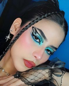 Rave Eyeliner, Rock Makeup, Makeup Morphe, Face Paint Makeup, Face Art Makeup, Graphic Makeup, Unique Makeup, Dope Makeup, Colorful Eye Makeup