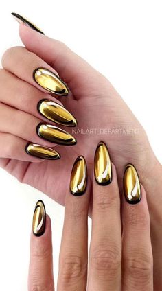 Art Nail Ideas, Comic Book Nails, Book Nail Art, Stiletto Shaped Nails, White Nails With Gold, Gold Chrome Nails, Pop Art Nails