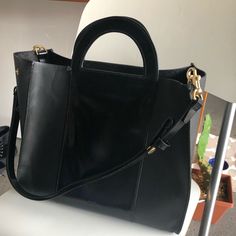 Beautiful Lightly Worn Black Saturday Kate Spade Tote Bag. Black Top Handle Box Bag For Office, Luxury Black Satchel With Large Capacity, Leather Crossbody Bags For Work, Trendy Black Box Bag For Office, Luxury Large Capacity Black Satchel, Black Top Handle Shoulder Bag For Office, Black Handheld Office Bag, Versatile Kate Spade Tote Bag, Elegant Black Satchel With Large Capacity