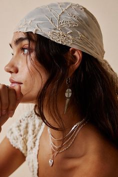 Ivy Sheer Bandana Hippies, Cool Bandanas, Bandana Outfit, Hairstyle Easy, Free People Summer, Men's Haircut, Scarf Outfit, Oval Face, Edgy Hair