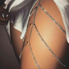 Jóias Body Chains, Thigh Jewelry, Thigh Chain, Leg Chain, Body Chains, Chain Fashion, Body Chain Jewelry, Stunning Jewellery, Mode Inspiration