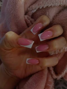 White Short French Tips, Pink Nail Bed French Tip, White Tips Pink Base, Pink Base White Tip Nails, White French Tips With Pink Base, White French Tip Nails Pink Base, Pink Base With White French Tip, Black French Tip Nails Pink Base, White French Tip Nails Ideas