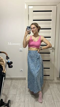 #momstylelife #mommyandmeoutfits #momoutfit Mommy And Me Outfits, Maternity Leave, Mom Outfits, Mom Style, Instagram Photos