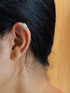 Tiny ear cuffs : 12 styles Product Detail : - Made out of Sterling Silver 92.5% - In stock ready to ship worldwide form Thailand - ear cuff high 5 mm , 8 mm diameter - The price is for 1 piece more beautiful item please visit : https://www.etsy.com/shop/chanyaandfriends More details of this product , feel free to contact me directly by sending message to the shop's owner. Silver Ear Cuffs, Jewelry Ear, Wrap Earrings, Silver Ear Cuff, Ear Cuffs, Bridal Wear, Earings Piercings, Fashion Set, Boho Jewelry