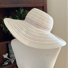 Gorgeous Hat Brand New White Flat Brim Boater Hat For Vacation, Adjustable White Boater Hat For Spring, Chic Lightweight Cream Hat, White Casual Sun Hat For Summer, Casual White Boater Hat With Flat Brim, Casual Lightweight White Sun Hat, White Panama Hat With Short Brim For Spring, White Flat Brim Panama Hat For Spring, White Flat Brim Sun Hat With Uv Protection