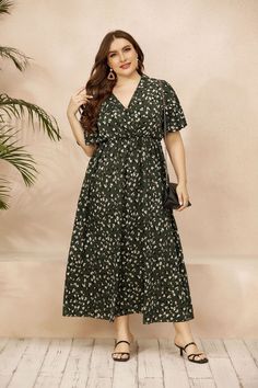 F00129485-314 Casual Midi Dress, Butterfly Sleeve Dress, Vestido Plus Size, Midi Dress Casual, Vacation Dresses, Plus Size Womens Clothing, Crop Top Blouse, Cutout Dress, Style Boho