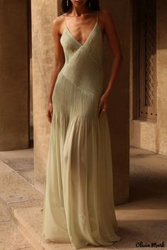 Olivia Mark - Stunning V-Neck Sleeveless Maxi Dress with Strategically Placed Slits Unique Casual Dresses, Different Textured Bridesmaid Dresses, Elegant Summer Backless Dress, Casual Winery Outfit Summer, Winery Dress, Casual Outfits Summer, Beach Wedding Outfit, Interesting Fashion, Unique Bridesmaid Dresses