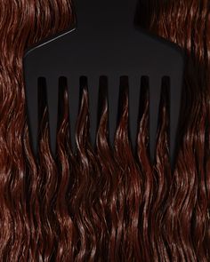 A versatile styling comb developed with curls in mind. Its easy-grip design helps elongate and style curls and coils of all kinds, while the wide-set bamboo teeth glide through textured strands to help detangle in a flash. Made of regenerative bamboo instead of synthetic plastic, it’s good for La Tierra and your hair. Healthy hair looks good on you. Curl Routine, Pick Comb, Curl Activator, Acai Fruit, Hair Quiz, Hair Care Brands, Curl Styles, Styling Comb, Benzoic Acid