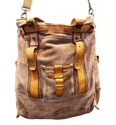 On-the-go Travel Backpack With Pockets, Luxury Shoulder Bag With Leather Handles In Backpack Style, Leather Satchel With Pockets For On-the-go, Vintage Leather Shoulder Backpack For Everyday Use, Vintage Large Capacity Standard Backpack, Brown On-the-go Shoulder Bag With Pockets, Classic Shoulder Bag For Trip, Classic Shoulder Bag For Trips, Vintage Crossbody Bag With Pockets