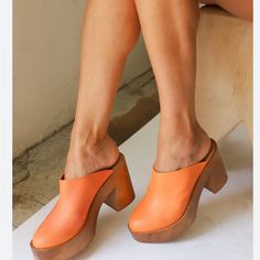 Free People Suki Platform In Peach. Size 39. Light Wear. Casual Orange Slip-on Heels, Orange High Heel Mules For Spring, Spring Orange Leather Heels, Casual Heels With Wooden Flat Heel, Casual Orange Platform Heels, Orange Mules With Removable Insole And Round Toe, Chic Clogs With Platform And Almond Toe, Chic Platform Clogs With Almond Toe, Spring Leather Platform Clogs