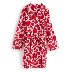 This supersoft robe will keep you cute and cozy during your morning routine or nighttime movie marathon. Details: Features side pockets. Tie closure. Care Tips: Machine wash cold, gentle cycle, only non-chlorine bleach when needed; tumble dry low; do not iron Vera Bradley began as an instinct. We create bold, thoughtfully designed pieces that enrich everyday movement and mark life’s meaningful occasions. We design for you because Vera Bradley is you, and you are your own muse. Robe For Her, Slay Clothes, Cute Bathrobe, Matching Slippers, Teen Stuff, Womens Gifts, Fleece Robe, Wishlist 2024, One Piece Clothing