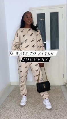 How to style joggers/sweatpants Stylish Black Women, 90’s Outfits, Casual School Outfits, Style Inspiration Winter