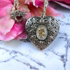 Vintage Rose Gold Locket Necklace Gift, Vintage Rose Gold Locket Necklace For Gift, Rose Music, Large Locket, Gold Heart Locket, Music Box Jewelry, Necklace Box, Black Gift Boxes, Heart Locket