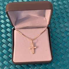 Nos New Old Stock - In Original Box Marked Italy 14k Vintage Gift I Received From My Godmother I Never Used It Item: Gold Cross Diamond Necklace Approximately Measures: Gold Chain - 14" L Gold Cross With 11 Diamonds - 3/4" L X 1/4" W Great For Layering With Other Necklaces Or On Its Own. May Need A Cleaning And/Or Polishing From Sitting Due To Age. Clasp Area Is A Bit Discolored. Please Review All Photos As They Are Part Of The Description. Brilliant Cut Diamond Jewelry As A Gift, Brilliant Cut Diamond Jewelry Gift, Brilliant Cut Diamond Jewelry For Gifts, Yellow Gold Cross Pendant Fine Jewelry, 14k Gold Cross Jewelry With 17 Jewels, Classic Cross Pendant Jewelry As Gift, Classic Diamond Jewelry Gift, Fine 14k Gold Cross Jewelry, Fine Jewelry Cross Shaped With Diamond Accents