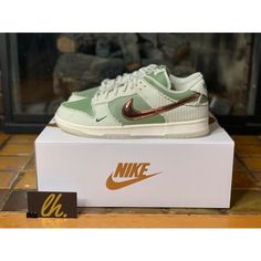 Thank You For Considering Our Store! We Appreciate Your Business And Support! Nike Dunk Low Retro Premium “Kyler Murray Be 1 Of One” Athletic Sneakers Mens/ Youth Size 10 Women’s Size 11.5 New With Box Guaranteed 100% Authentic! Fq0269-001 Please Understand That The Photos May Show A Slightly Different Shade Of Color Than What Would Appear In Person Due To Lighting Photos Are Part Of The Description So Please View The Photos To Get An Accurate Idea Of The Sneakers Condition Some Flaws / Dirt May Nike Sfb, Kyler Murray, Nike Sb Shoes, Nike Air Flight, Nike Sb Zoom, Nike Max, Nike Zoom Pegasus, Nike Pegasus, Nike Vapor