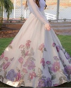 Hand Painted Floral Wedding Skirt Floor Length Gown - Etsy Romania Hand Painted Wedding Dress, Painted Wedding Dress, High Waisted Long Skirt, Bridesmaid Skirt, Bridesmaid Skirts, Fashion Show Dresses, Gown Bridesmaid, High Waist Long Skirt, Beaded Skirt