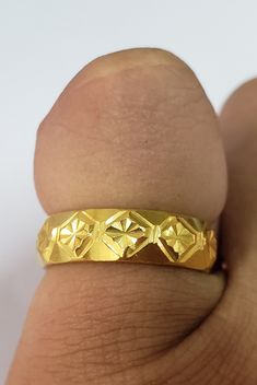 -PRODUCT TYPE - GOLD VERMEIL HEAVY RING -MATERIAL - SILVER -PURITY - 925 SILVER -TOTAL GRAM WEIGHT - 5.040 GRAMS -BAND WIDTH - 5 MM 18k Yellow Gold Vermeil Ring: This is one of the best pieces from our Statement collection. We have made this with 925 silver with great finishing. This ring gives royal touch. We bet! You won't regret after placing an order with us. Cheers and have a nice day! Anirudh Gems Store :- https://www.etsy.com/uk/shop/ANIRUDHGEMSStore?ref=search_shop_redirect We offer more Adjustable Gold Signet Ring For Anniversary, Yellow Gold Plated Ring Jewelry, Yellow Gold-plated Ring Jewelry, Adjustable Gold Engraved Ring For Formal Occasions, Gold Engraved Ring With Decorative Band, Engraved Gold Toe Ring Jewelry, Gold Diamond Cut Jewelry For Promise, Gold Toe Ring For Couples As A Gift, Gold Polished Toe Ring