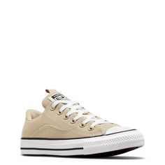 Complement your look with the comfortable and versatile style of these women's Converse Chuck Taylor All Star Rave beach stone/white/black (beige) fashion athletic sneakers. Made of cotton canvas upper, these low-top sneakers have a round cap toe and lace-up closure. Along with an elongated heel and tongue loop for convenient wearing, features include an All Star woven label at tongue and an All Star license plate at heel for timeless design, textile lining, medial eyelets for ventilation, Ortho Low Top Converse Outfit, Converse Beige, Beige Converse, Beige Fashion, Low Top Converse, Converse Low Tops, Trending Sandals, Outfits With Converse, Streetwear Men