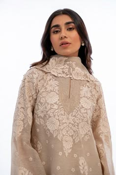 Jinani (A) Winter Pakistani Outfits, Tilla Embroidery, Sania Maskatiya, Winter Suits, Gowns Dresses Elegant, Corduroy Shirt, Diy Fashion Clothing, Kurta Designs Women, Trendy Fashion Tops