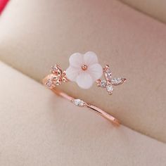 📌 Please Note: When adjusting the ring, please squeeze or expand the ring body slowly and gently. 💎 Materials: 14k Rose Gold Electroplated - more durable than regular platings Cubic Zirconia 📐 Size: Adjustable Open Design - Size 5+ Cherry Blossom Butterfly, Flower Engagement, Aesthetic Rings, Minimalist Earrings Gold, Tutorials Drawing, Bracelets Design, Flower Engagement Ring, Eco Resin, 2024 Christmas