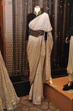 Saree Belt, Sarees Design, Saree With Belt, Saree Ideas, Fancy Saree, Design Saree, Saree Draping, Fashionable Saree Blouse Designs, Beautiful Sarees