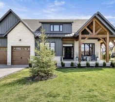 a large house that is in the grass