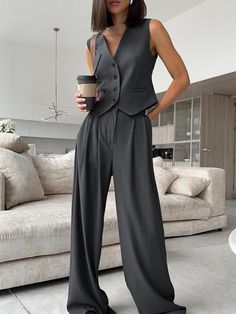 DETAILS
Composition: 80% Polyester, 20% Elastane
Design: Pocket
Style: Casual
Thickness: Regular
Material: Woven Fabric
Occasion: Leisure Professional Wardrobe, Casual Suit, Pantalon Large, Looks Chic, Sleeveless Vest, Trouser Suits, Business Casual Outfits, Work Attire, Womens Casual Outfits