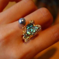 Butterfly Akoya Mother of Pearls Mabe Ring | House Of Pearls Pearl Ring Design, Pearl Jewelry Ring, Pearls Ring, Pearl Rings, Pearl Gifts, Butterfly Ring, Pearl Types, Pearl Gemstone, Vintage Pearls