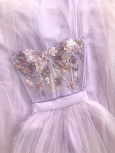 Bustier de tul stretch bordado a mano con flores y cierre de broches que ajusta dos tallasCon copas y varilla Falda de tul fino con forro de charmeuse y pretina de 4 cm 3d Flowers, Hydrangea, Hand Embroidered, Tulle Skirt, Flowers, Beauty, Quick Saves