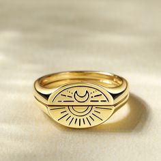 Make a pinky-promise with your best friend with our friendship rings. The ring set is a play on the 80’s trend of gifting a part of a ring to a fellow sister. The signet ring is split into two, with a sunlight design on one ring and a moonlit horizon design on the other. A unique piece which can be worn together or stacked separately.Weight: 5 gWidth: 2 mmHeight: 2.2 mmThickness: 1.5 mmMaterial: 925 SilverPlating Color: Yellow Gold Matching Rings Sun And Moon, Sun And Moon Rings Couples, Friendship Rings For 2 Best Friends, Pinky Promise Ring, Sister Rings, Pinky Signet Ring, Sun And Moon Rings, Sun Ring, 2 Best Friends