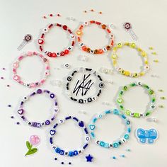 Kids Bead Bracelet, Pulseras Kandi, Pop Jewelry, Kpop Diy, Bead Charms Diy, Diy Bracelet Designs, Diy Bracelets Patterns, Kids Bracelets, Kraf Diy