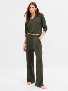 Pant Models, Flora Costume, Wide Leg Lounge Pants, Costume Inspo, Fall 24, Pj Pants, Aging Gracefully, Lounge Pants, Petite Size