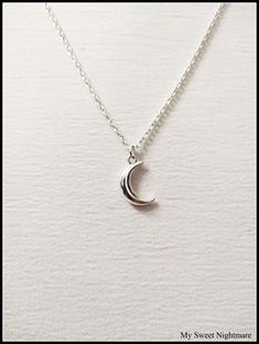 ◆ Necklace with small half moon plated in silver this necklace is very simple and elegant and has an adjustable silver chain the moon size is only 0,629921 inches! ♡ In my shop there are many handmade jewelry for all tastes, come and watch them you are welcome! ♡ Dainty Silver Moon Charm Necklaces, Dainty Silver Moon Charm Necklace, Silver Crescent Sterling Silver Charm Necklace, Silver Moon-shaped Clavicle Chain Charm Necklace, Silver Dainty Moon Charm Necklace, Silver Half Moon Charm Necklaces, Silver Crescent Moon Phase Charm Necklace, Silver Moon Charm Necklace With Adjustable Chain, Silver Half Moon Charm Necklace