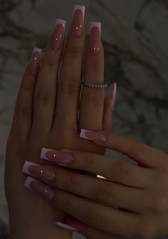 Fake Nail Aesthetic, Classy Medium Nails, Medium Classy Nails, Simple Medium Acrylic Nails, Acyrilics Nails Ideas, Girly Acrylic Nails, Work Nails, French Acrylic Nails, Short Square Acrylic Nails