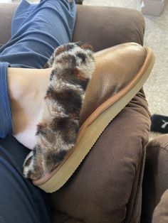 Comfy Faux Fur Slippers With Round Toe, Winter Slip-on Slippers With Leather Footbed, Shearling Cushioned Slip-on Slippers, Winter Leather Footbed Slip-on Slippers, Cozy Faux Fur Slippers With Round Toe, Comfortable Slip-on Faux Fur Slippers, Cozy Faux Fur Slippers With Cushioned Footbed, Winter Slip-on Slippers With Faux Fur Trim, Comfy Slippers With Faux Fur Lining And Round Toe