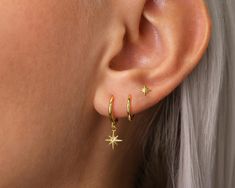 Cute Simple Earrings Gold, Earlobe Stacking, Gold Star Earrings Dangle, Double Hole Earrings, Earring Sets Gold, Golden Ear Piercing, Gold Second Piercing, Gold Earring Curation, Gold Earrings Everyday