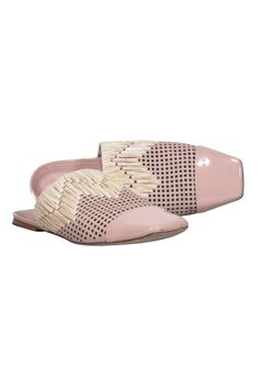 Current Boutique-Sigerson Morrison - Light Pink Patent Leather Perforated Mules w/ Straw Woven Trim Sz 9 Summer Closed Toe Patent Leather Flats, Modern Slip-on Summer Flats, Summer Slip-on Flats With Pointed Toe, Summer Leather Clogs With Pointed Toe, Leather Slip-on Mules For Spring, Summer Patent Leather Flats With Low Heel, Spring Mules With Branded Insole And Pointed Toe, Chic Pointed Toe Summer Clogs, Designer Flats With Leather Sole For Spring