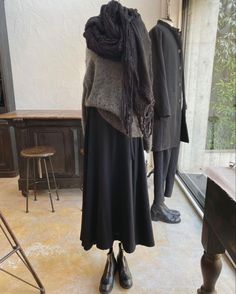 Wabi Sabi Outfit, Wabi Sabi Style Clothes, Wabi Sabi Clothes, Minimalist Goth Fashion, Wabi Sabi Fashion, Minimal Goth, Strega Fashion, K Fashion