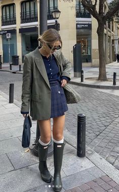 Hunter Wellies Outfit, Hunter Rain Boots Outfit, Wellies Outfit, Rain Boots Outfit, Rainboots Outfit, Rain Boot Outfit, Hunter Boots Outfit, Fall Boots Outfit, Winter Boots Outfits