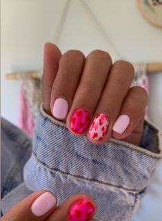 Short Gel Nails One Color, Valentines Day Nails Ideas Short, Valentine’s Day Nails Natural, Muted Valentines Nails, Valentine Nails Inspo Short, Valentine Cheetah Nails, Fun Valentines Nail Designs, Dip Fingernails, Funny Valentines Day Nails