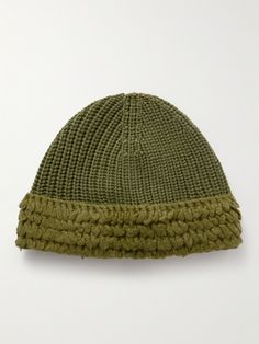 The Moncler Genius project features collaborations with some of the world's most exceptional designers. From the outdoor-inspired capsule created by NYC-native Salehe Bembury, this ribbed beanie is made from insulating wool and finished with hand-stitched, fringed trims. Mohair Suit, Atlanta Braves Hat, Salehe Bembury, Beanie For Men, Moncler Genius, Cashmere Beanie, Wool Caps, Gabriela Hearst, Best Mens Fashion