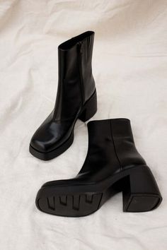 Vagabond BROOKE BOOTS - BLACK Cute Wide Boots, Square Toe Chunky Boots, Platform Boots Ankle, Square Tip Boots, Chunky Boots Platform, Platform Boots Summer Outfit, Black Square Boots, Black Boots Heeled, Timeless Boots Women