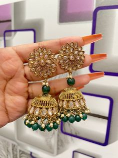 High quality polki jewelry in color green Green Jhumka, Traditional Jhumka, Multicolor Earrings, Polki Jewellery, Pakistani Jewelry, Indian Earrings, Free Gift Wrapping, Jewelry Party, Jewelry Sets