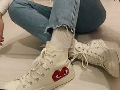 Heart Converse Outfit, Cdg Converse Outfit, Converse 2020, Converse Outfit Ideas, Aesthetic Vans, Converse Cdg, Heart Converse, Aesthetic Converse, Outfit Converse