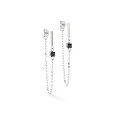 The modern "Mini Cubes & Chain" earrings in a loop design combine simple elegance with sophisticated style. These exquisite earrings are made from high-quality, silver-coloured stainless steel and stylish onyx. A fine stainless steel chain complements the design and gives the earrings a special touch.
Thanks to their timeless design, these earrings are perfect for everyday wear as well as special occasions. They can be perfectly combined with other pieces of jewellery from the COEUR DE LION Lion Earrings, Loop Design, Back Necklace, Ring Watch, Crystal Necklace Pendant, Design Ad, Matching Necklaces, Simple Elegance, Gemstone Bracelets